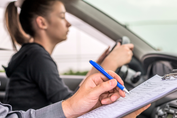 Estos son los 10 errores más comunes en el examen práctico de conducir